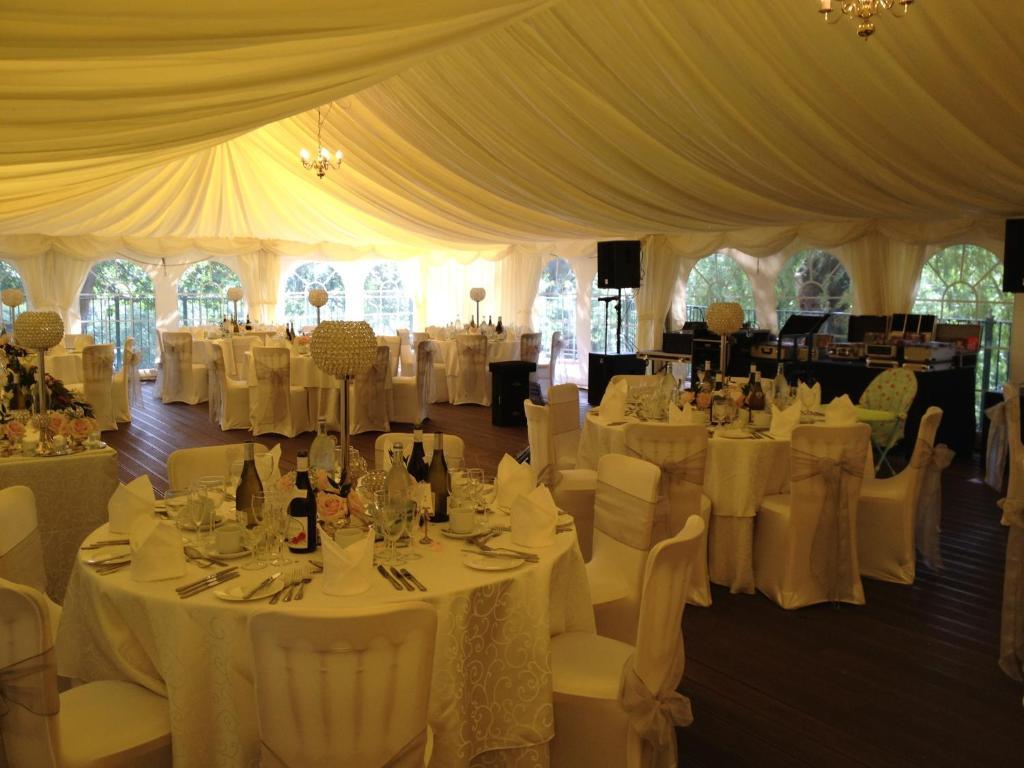Millhouse Hotel And Riverside Restaurant Sharnbrook Exterior foto